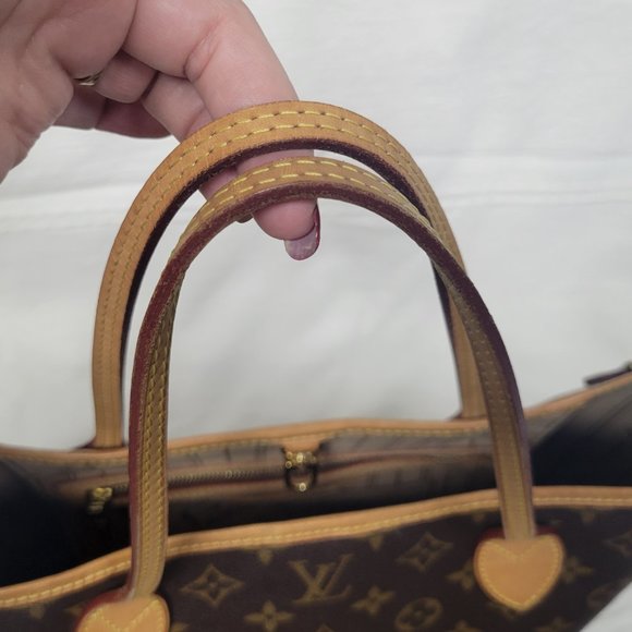 Louis Vuitton Neverfull PM - Picture 7 of 16